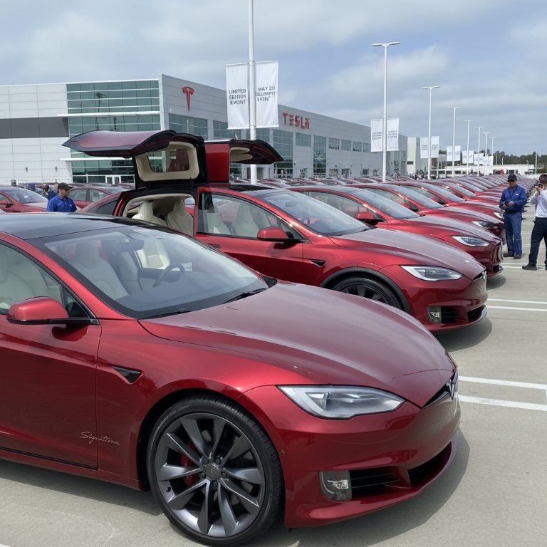 Tesla's Garnet Red Signature Models Spark Collector Frenzy, Hint at Evolving Strategy